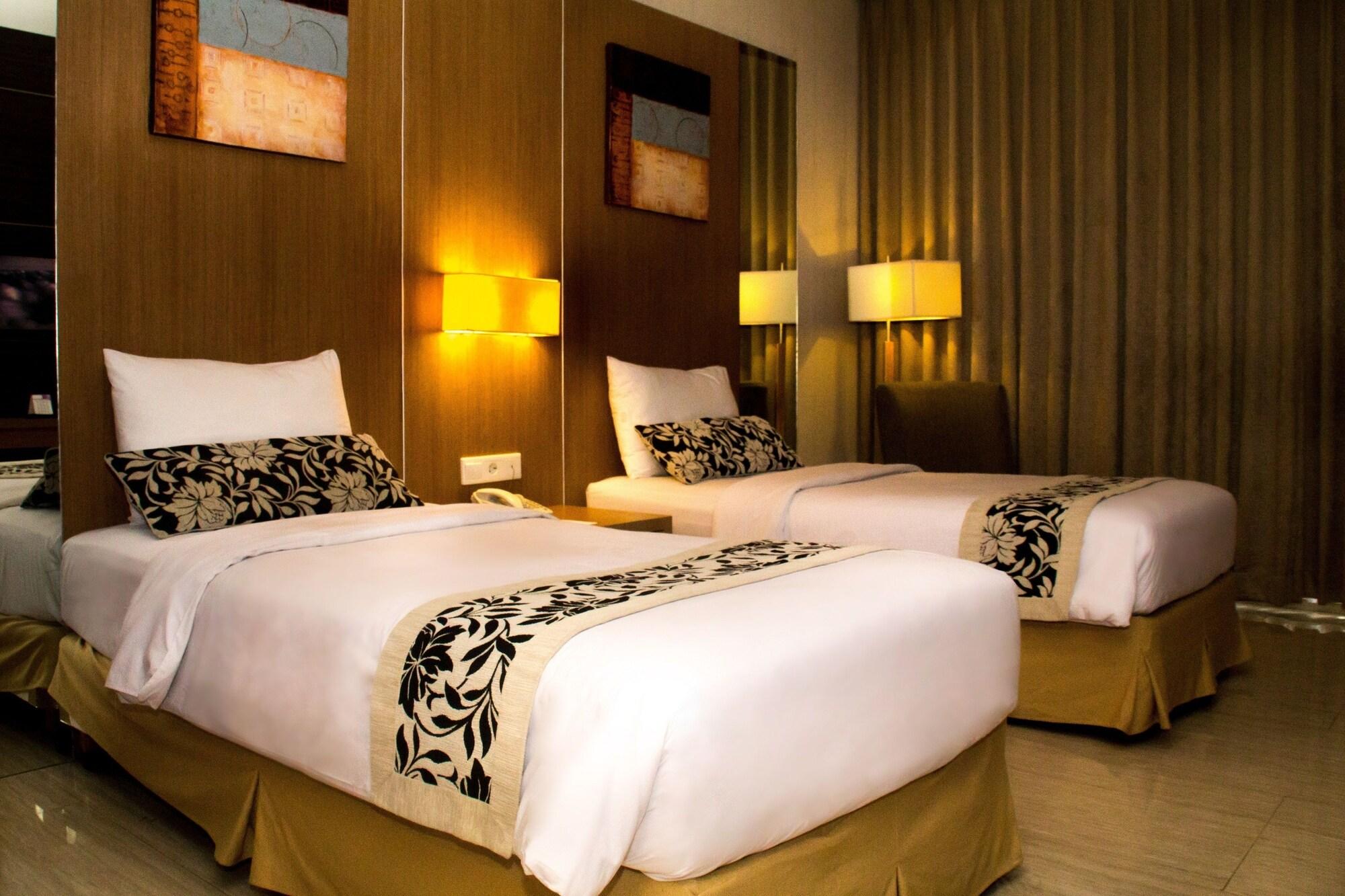 Verona Palace Hotel Bandung Exterior photo