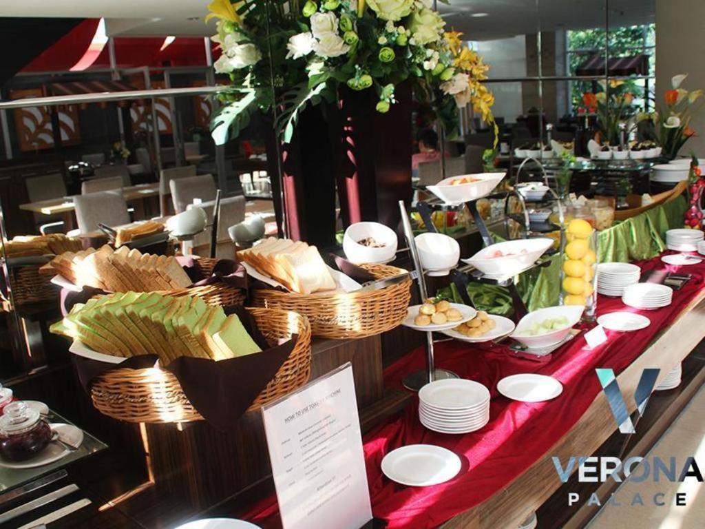 Verona Palace Hotel Bandung Exterior photo