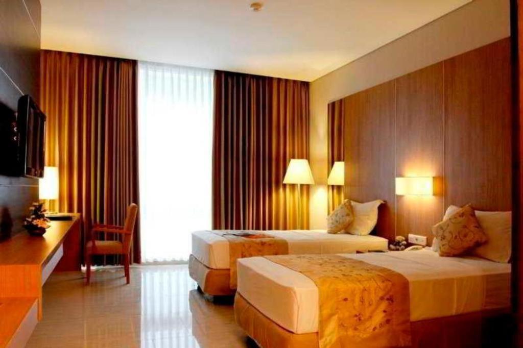 Verona Palace Hotel Bandung Exterior photo