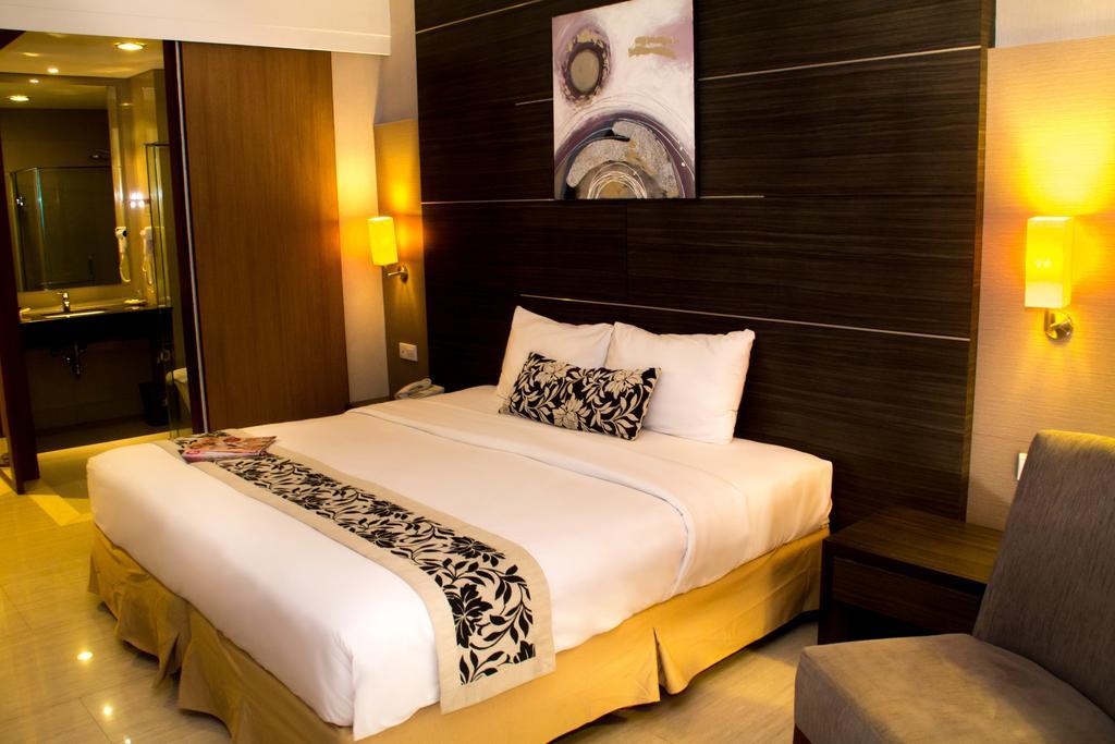 Verona Palace Hotel Bandung Exterior photo