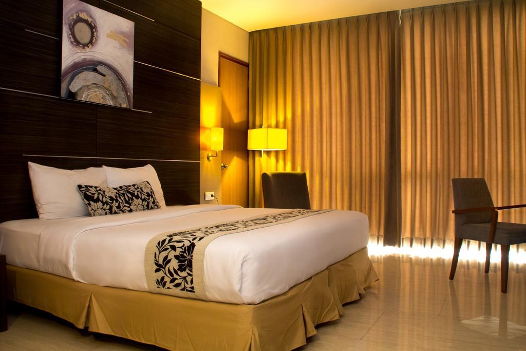 Verona Palace Hotel Bandung Exterior photo