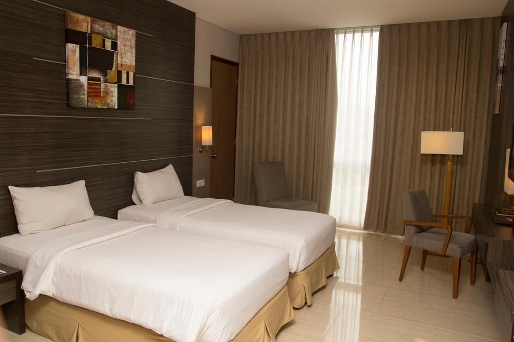 Verona Palace Hotel Bandung Exterior photo