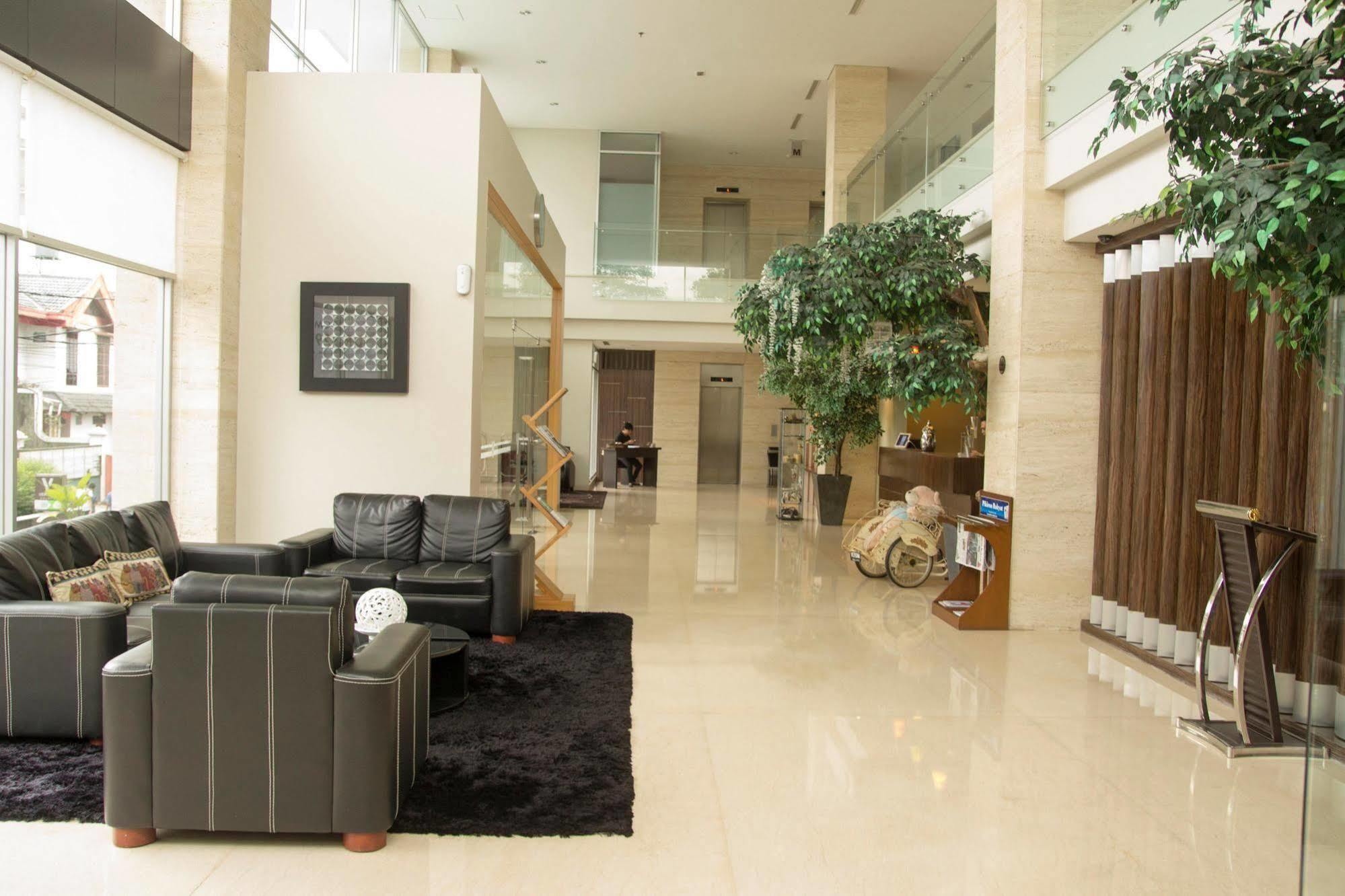 Verona Palace Hotel Bandung Exterior photo
