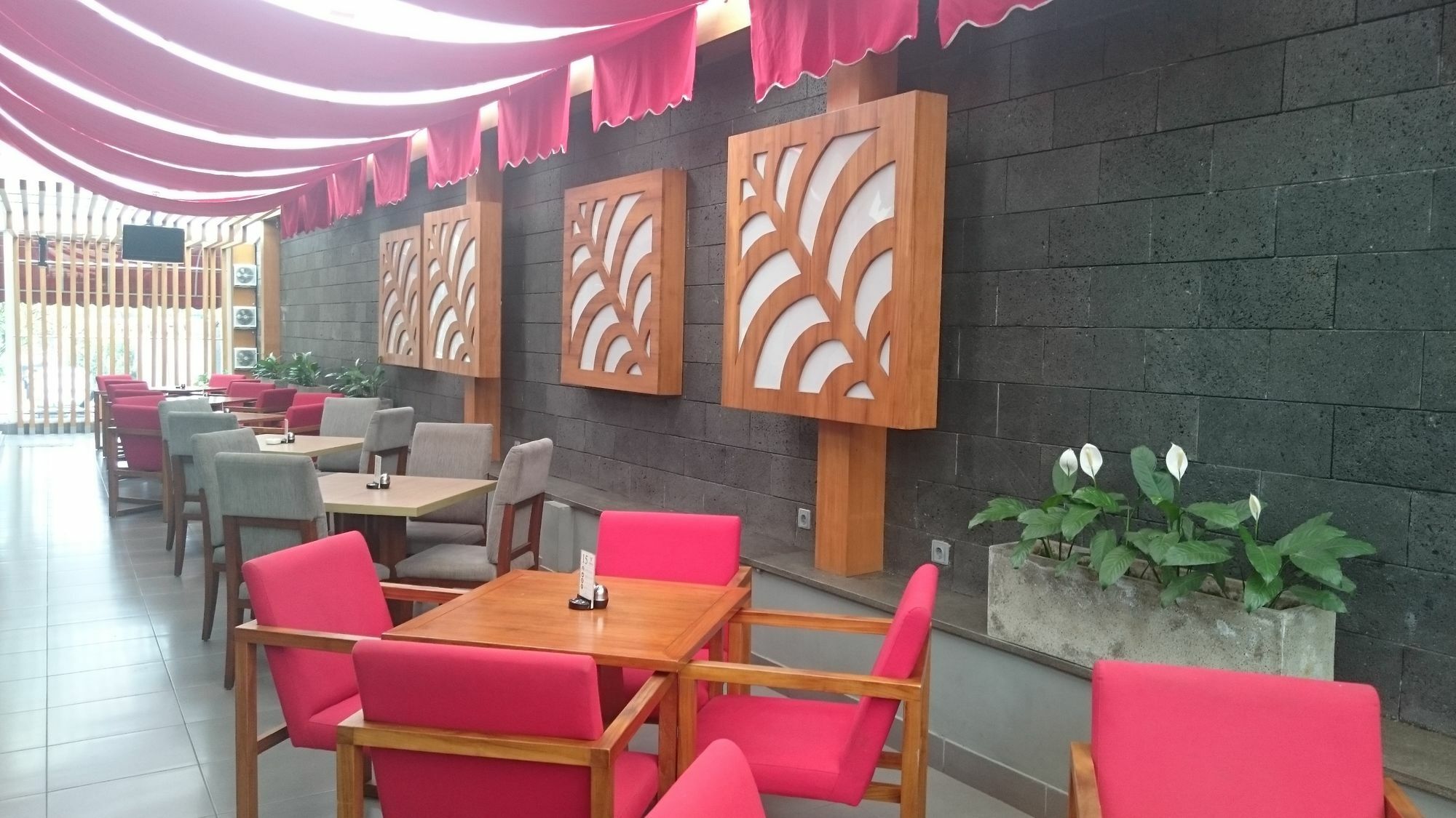 Verona Palace Hotel Bandung Exterior photo